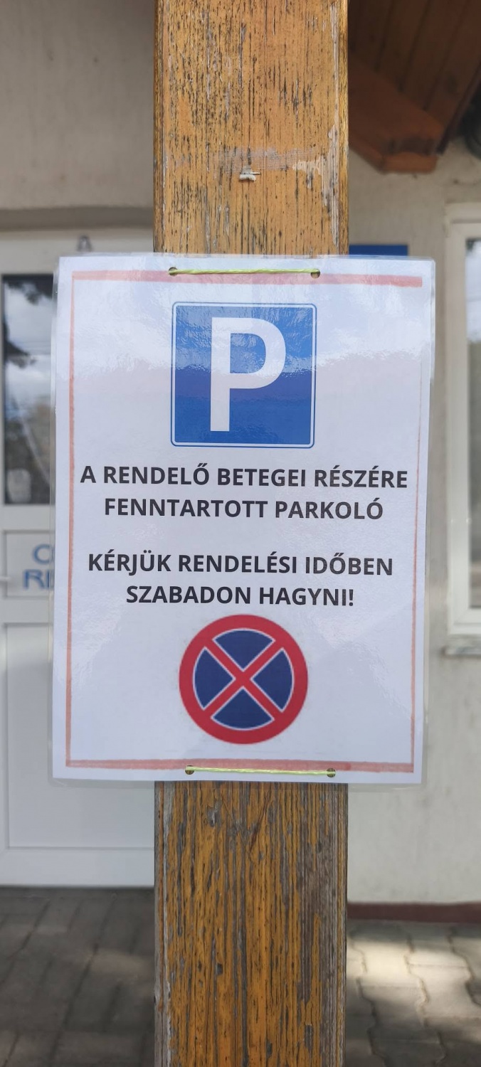 Parkolás az Orvosi rendelő környékén